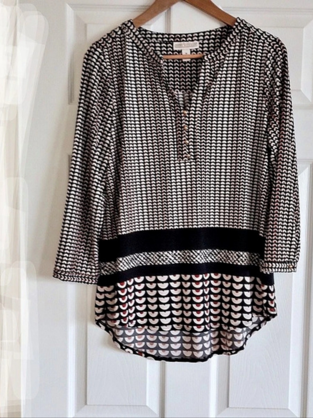Dana Buchman Geometric Blouse in Black & White Size Medium